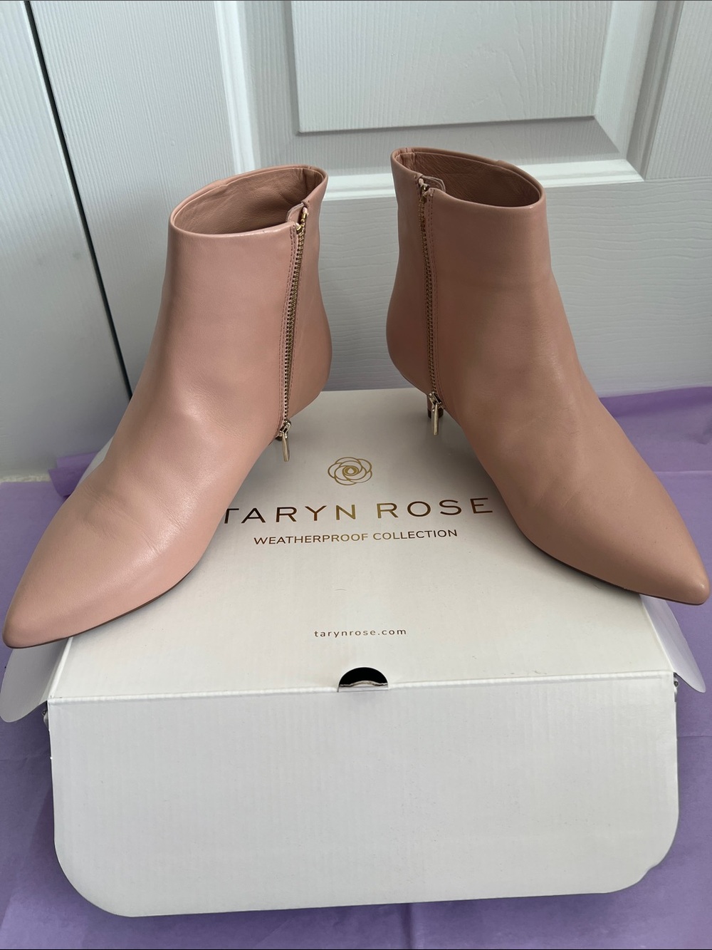 Taryn Rose Dusty Rose Pointed Toe Leather Ankle Booties with kitten Heals. US W